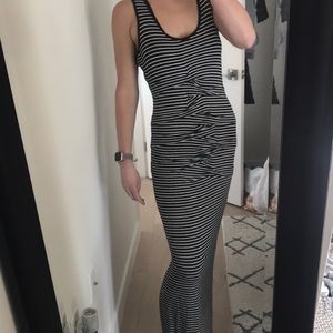 The MOST flattering Nicole Miller maxi